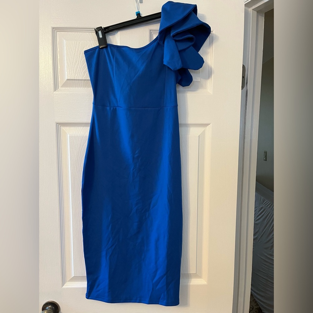 Elegant Blue One-Shoulder Dress